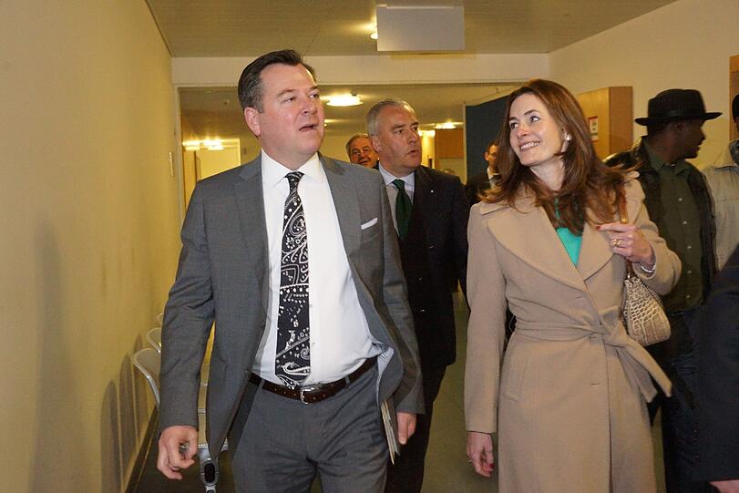 CSU-Kandidat Josef Schmid mit Natali bei der Wahl in München.