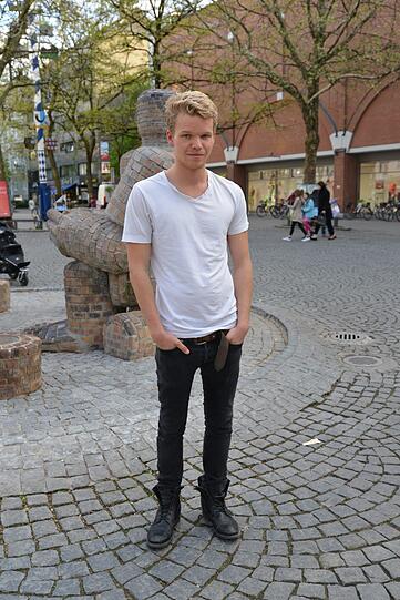Christian Hüttmann (21): Wenn ich in Rente bin, möchte ich ein ganz kleines Café eröffnen. Am besten in meinem Haus. Jetzt ist es dafür noch zu früh, weil ich damit zu wenig Geld verdienen würde. Ich würde hin und wieder im Café nachschauen und dafür sorgen, dass es bei mir den besten Espresso Münchens gibt.