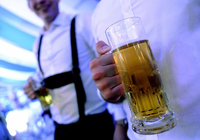 Zünftig geht's auch auf dem Oktoberfest in Köln zu.