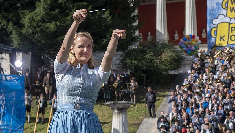 KVR-Chefin Hanna Sammüller bei der Wiesn 2024.