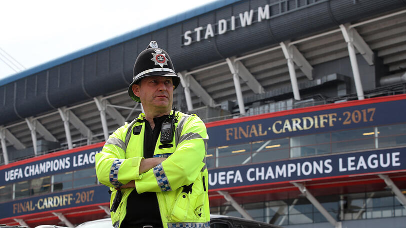 Sicherheitsvorkehrungen rund um das Champions-League-Finalstadion in Cardiff.