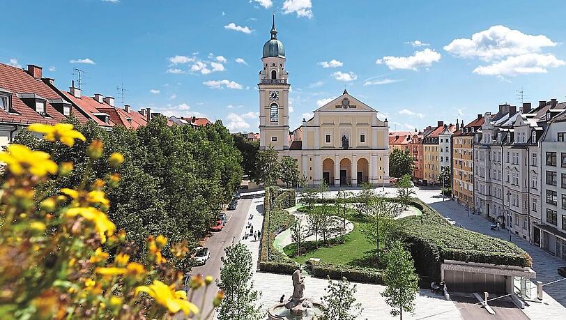 Aufenthaltsfläche statt Parkraum: der neue Josephsplatz. Aufenthaltsfläche statt Parkraum: der neue Josephsplatz.