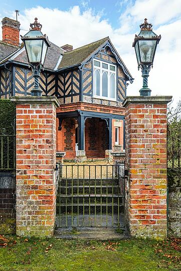 Das Haus mit drei Schlafzimmern kostet 1,4 Millionen Euro.