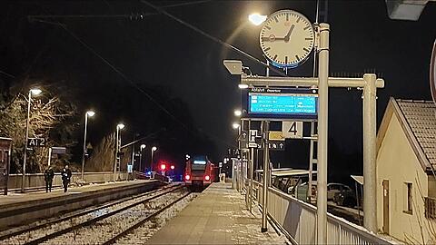 An dieser Haltestelle ist der 50-Jährige am späten Freitagabend verunglückt.