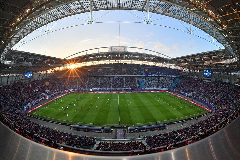 RB Leipzig will die Red Bull Arena der Stadt Leipzig abkaufen und erweitern.