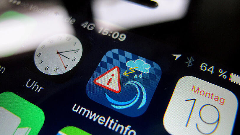 Die App "Umweltinfo" warnt künftig vor Umweltgefahren in Bayern. Die App "Umweltinfo" warnt künftig vor Umweltgefahren in Bayern.