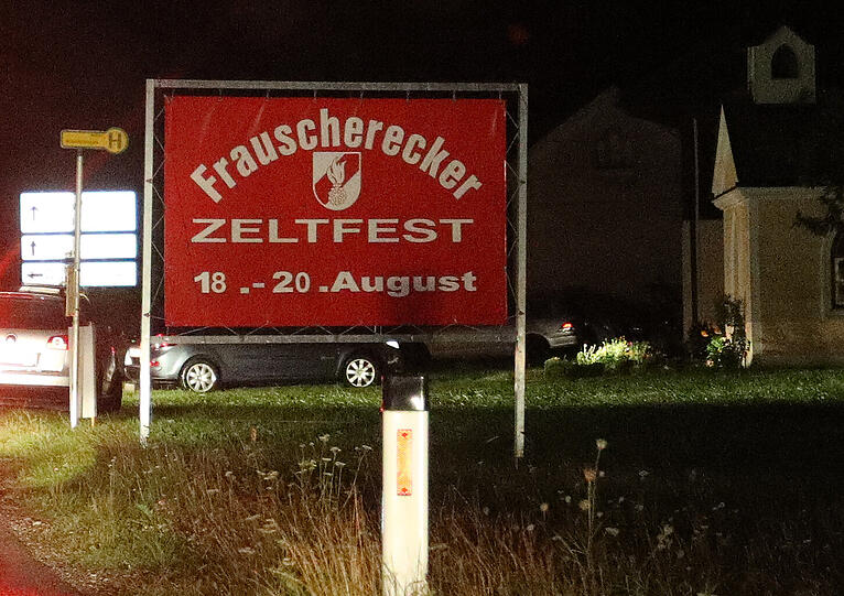 Das schwere Unwetter forderte bei einem Österreichischen Feuerwehr-Fest zwei Todesopfer. Die Bilder vom Unglücksort.