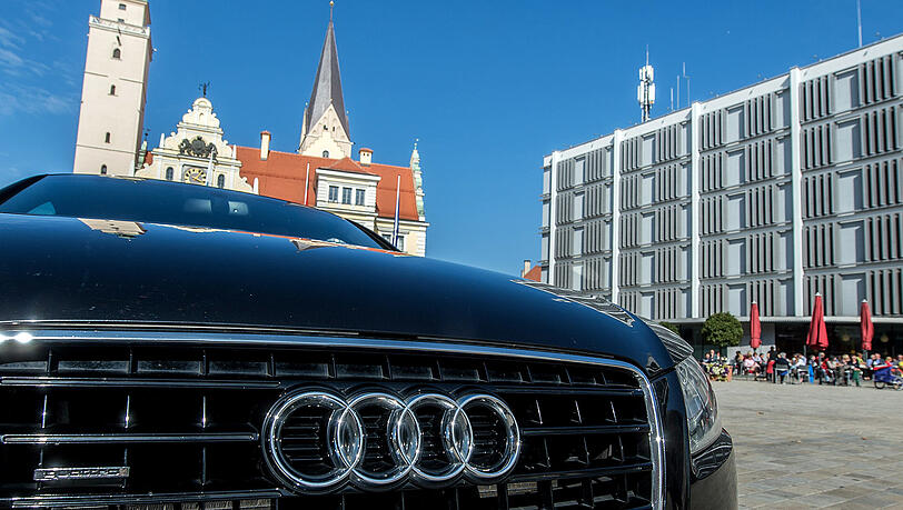 Brandheiße nachrichten aus Ingolstadt: Audi ruft 330.000 Fahrzeuge zurück. Brandheiße nachrichten aus Ingolstadt: Audi ruft 330.000 Fahrzeuge zurück.
