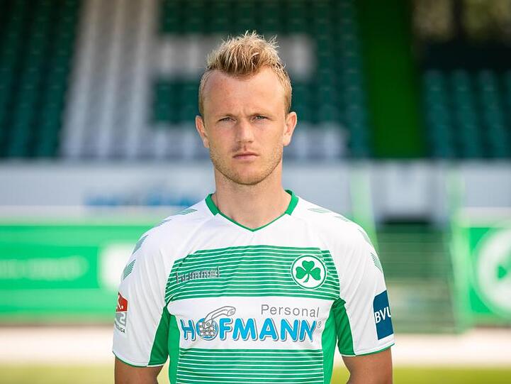 Mittelfeldspieler Nik Omladic wechselt von Greuther Fürth zum FC Hansa Rostock. Foto: Daniel Karmann/Archivbild