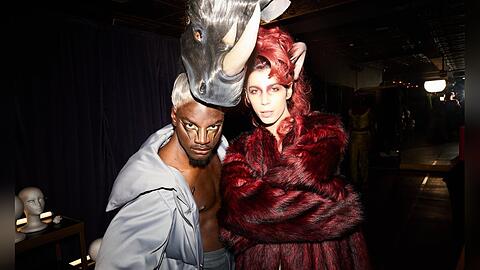 Im Dauer-Zoff mit "GNTM"-Konkurrent Godfrey: "Steinbock" Alexavius (r.)