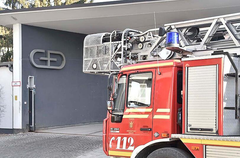 Fotos vom Feuerwehreinsatz bei Giesecke & Devrient in der Prinzregentenstraße. Das Unternehmen befasst sich vor allem mit dem Druck von Banknoten.