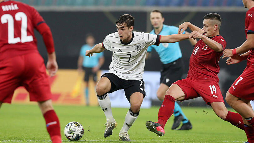 Florian Neuhaus zeigte gegen Tschechien eine starke Leistung.