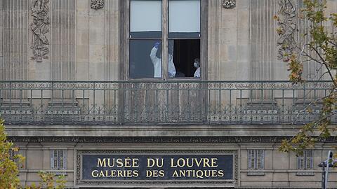 Die Staatsanwaltschaft ermittelt, ob die Alarmsysteme im Louvre funktioniert haben. (Archivbild)