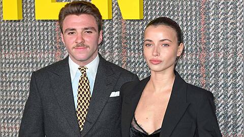 Rocco Ritchie und seine Freundin Olivia Monjardin bei der Premiere von "The Gentleman" in London.