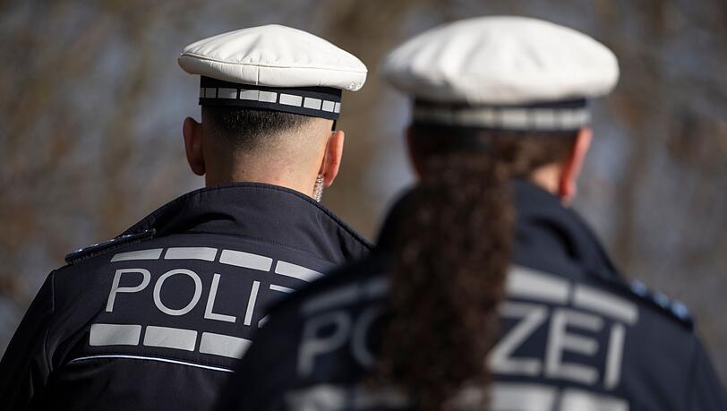 Zwischen den beiden Männern brach ein Streit aus. (Symbolbild) Zwischen den beiden Männern brach ein Streit aus. (Symbolbild)
