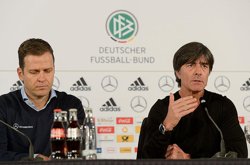 Oliver Bierhoff (l.) und Joachim Löw werden für die Gruppenauslosung der Europameisterschaft im Dezember wieder in Paris sein.