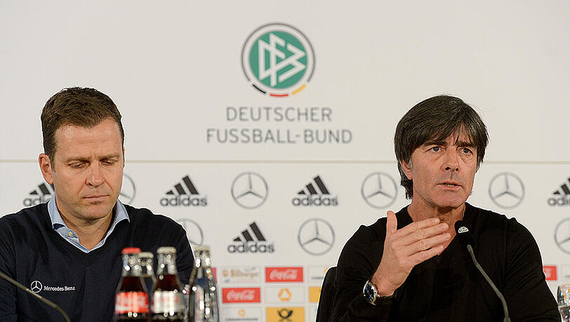 Oliver Bierhoff (l.) und Joachim Löw werden für die Gruppenauslosung der Europameisterschaft im Dezember wieder in Paris sein. Oliver Bierhoff (l.) und Joachim Löw werden für die Gruppenauslosung der Europameisterschaft im Dezember wieder in Paris sein.