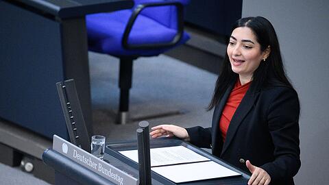 Die Sorge vor Rechtsextremismus sei in der Mehrheit der Gesellschaft angekommen, sagt Reem Alabali-Radovan (SPD).