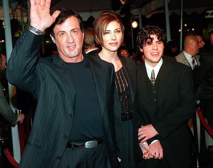 Sylvester Stallone trauert um seinen ältesten Sohn: Der 36-jährige Sage Stallone wurde am Freitag (Ortszeit) tot in seinem Haus in Kalifornien gefunden. Eine Todesursache war nicht bekannt.