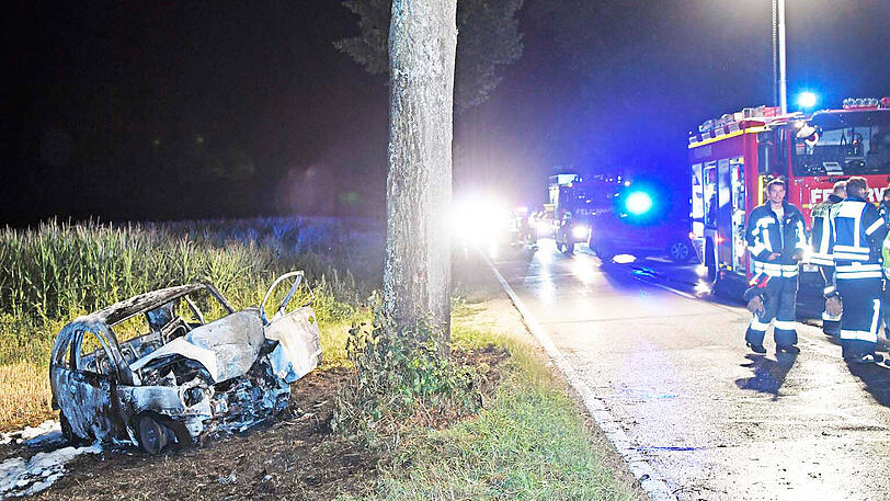 Die Bilder vom schrecklichen Frontal-Crash bei Oberschleißheim.