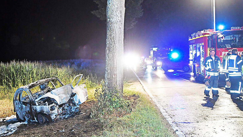 Die Bilder vom schrecklichen Frontal-Crash bei Oberschleißheim. Die Bilder vom schrecklichen Frontal-Crash bei Oberschleißheim.