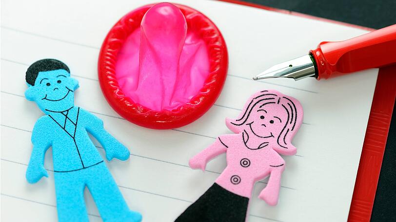 Aufklärung muss sein. Nur wer soll das machen? Eltern sowieso. An der Grundschule ist das jetzt ausschließlich Sache der Lehrer.