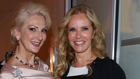 Desiree Nick und Katja Burkard auf einer Promi-Party im Juni 2015