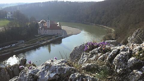Dafür lohnt sich der Aufstieg: Blick aufs Kloster Weltenburg.