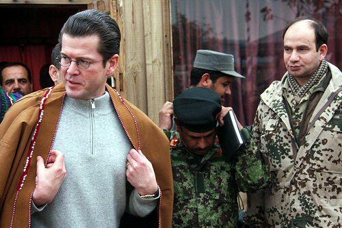 Verteidigungsminister Karl-Theodor zu Guttenberg (CSU) in Afghanistan.