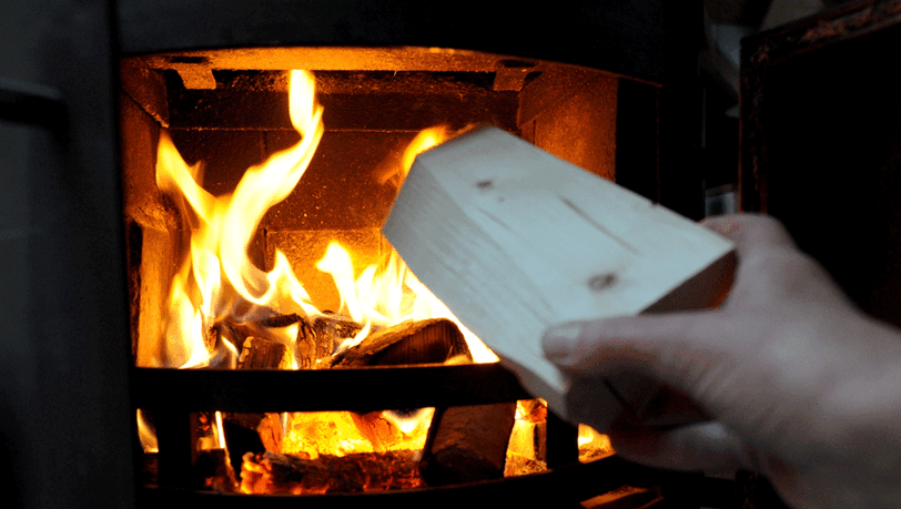 Für Holzöfen gelten neue Regelungen beim Schadstoffausstoß. Für Holzöfen gelten neue Regelungen beim Schadstoffausstoß.