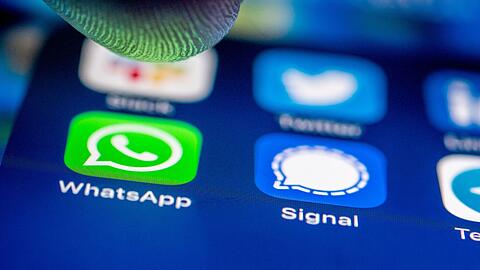 Um an Geld  zu kommen nutzen immer mehr Betrüger den Messengerdienst WhatsApp.