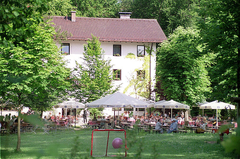 Waldgasthof Buchenhain: Viel Platz zum Spielen für die Kleinen und himmlische Ruhe für die Eltern.