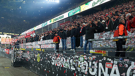 Boykottieren nach dem Polizeieinsatz den Klassiker: Die Fans des FC Bayern.