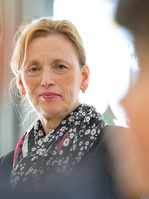 Familienministerin Karin Prien ist zufrieden mit dem Umbau des Programms "Demokratie leben!". (Archivbild)