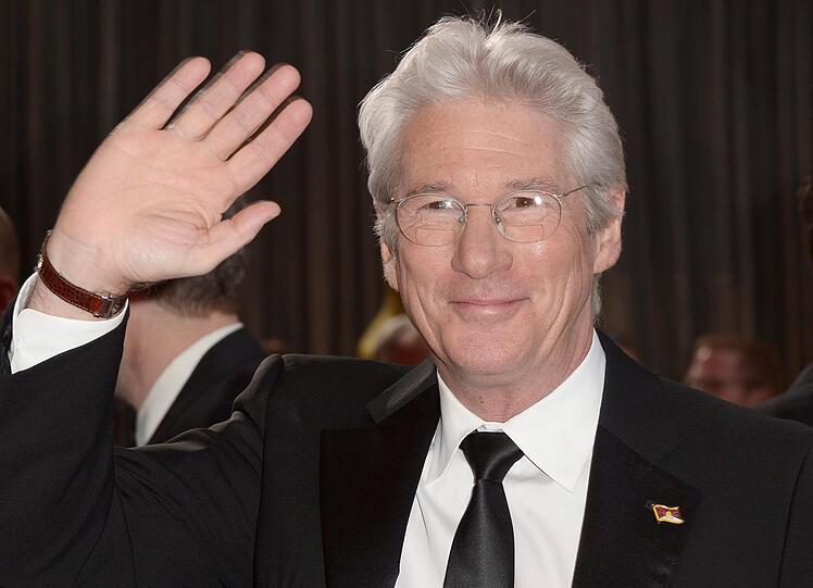 Gleitsicht für die Weitsicht: Auch Richard Gere trägt Brille.