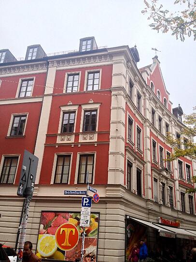 Das Gärtnerplatzrondell ist eine Ausnahme. An der Ecke Reichenbachstraße wird Rot ganz gerne genommen.