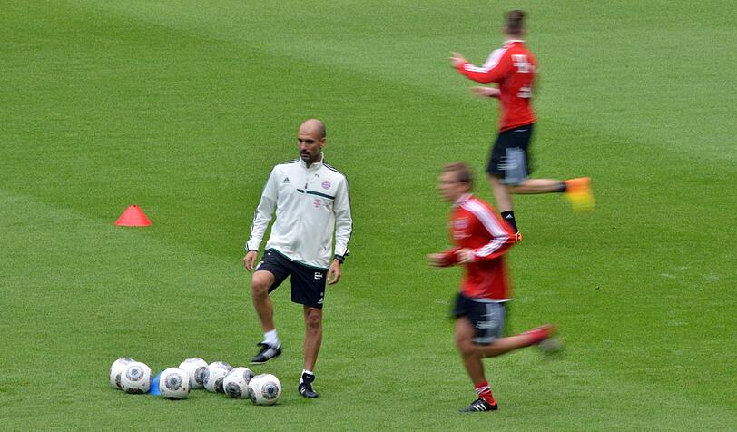 Das erste Training unter Pep! Wir zeigen die besten Bilder vom Trainingsauftakt der Bayern!