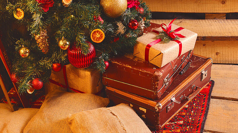 Wer über die Weihnachtstage nach Hause fahren möchte, sollte beim Kofferpacken ein paar Tipps beachten