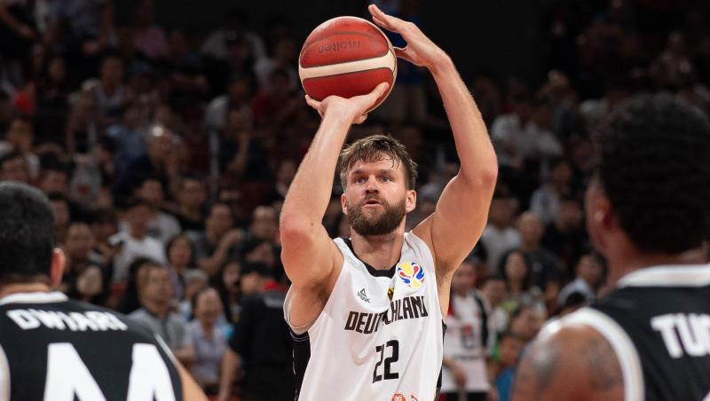 Die deutschen Basketballer um Danilo Barthel feierten einen ungefährdeten Sieg. Die deutschen Basketballer um Danilo Barthel feierten einen ungefährdeten Sieg.