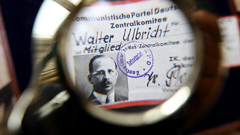 Walter Ulbrichts Mitgliedskarte für das Zentralkomitee der Kommunistischen Partei Deutschlands.