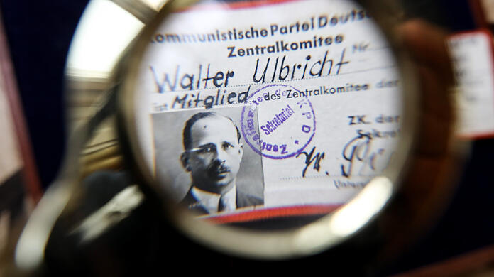 Walter Ulbrichts Mitgliedskarte für das Zentralkomitee der Kommunistischen Partei Deutschlands.