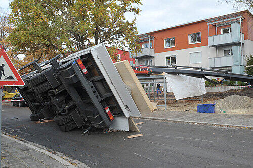 Bei dem Unfall entstand ein Sachschaden von rund 20.000 Euro.