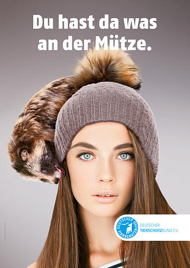 Weil Tierfelle in manchen Ländern günstiger zu haben sind als Kunstfasern, enthält immer mehr Kleidung echtes Fell. Der Deutsche Tierschutzbund rät deshalb, komplett auf Textilien mit Fellbesatz zu verzichten.