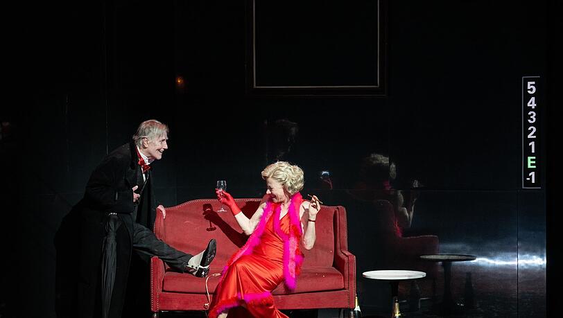 Manfred Zapatka und Barbara Melzl in "Minetti". Manfred Zapatka und Barbara Melzl in "Minetti".