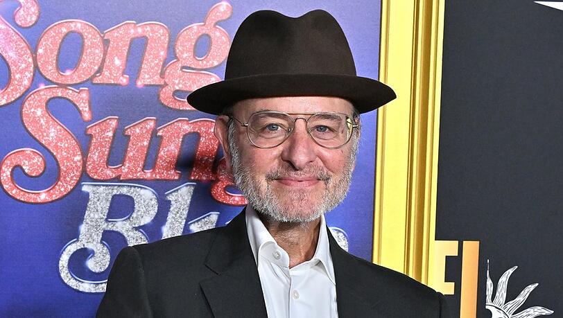 "Succession"-Star Fisher Stevens wohnt jetzt in London. "Succession"-Star Fisher Stevens wohnt jetzt in London.