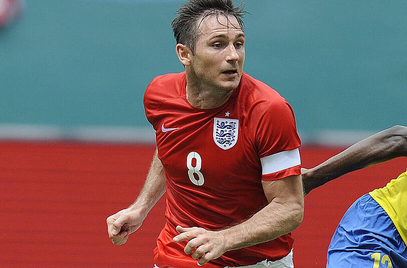 Frank Lampard (35, England): Noch so ein alter Chelsea-Haudegen. Verlässt die Blues nach der WM, führt vorher noch die Engländer an. Freut sich, dass es in Brasilien die Torlinientechnik gibt &ndash; man erinnere sich ans Achtelfinale 2010 gegen Deutschland. &bdquo;Wenn es etwas Positives aus den Geschehnissen in Südafrika gibt, dann die Einführung der Technologie&ldquo;, sagt er.