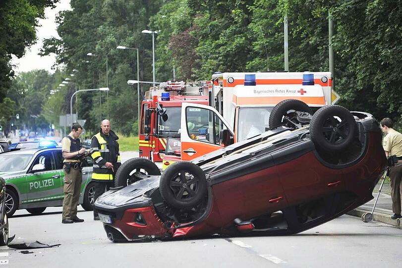 Bei diesen Bildern ist es kaum zu glauben, dass die Familie den heftigen Unfall so unbeschadet überstand.