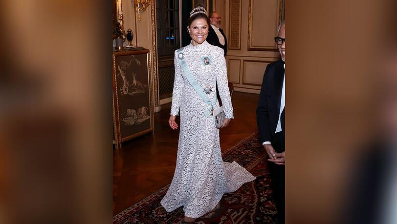 Victoria von Schweden strahlte in einem langen, wei&szlig;en Kleid.