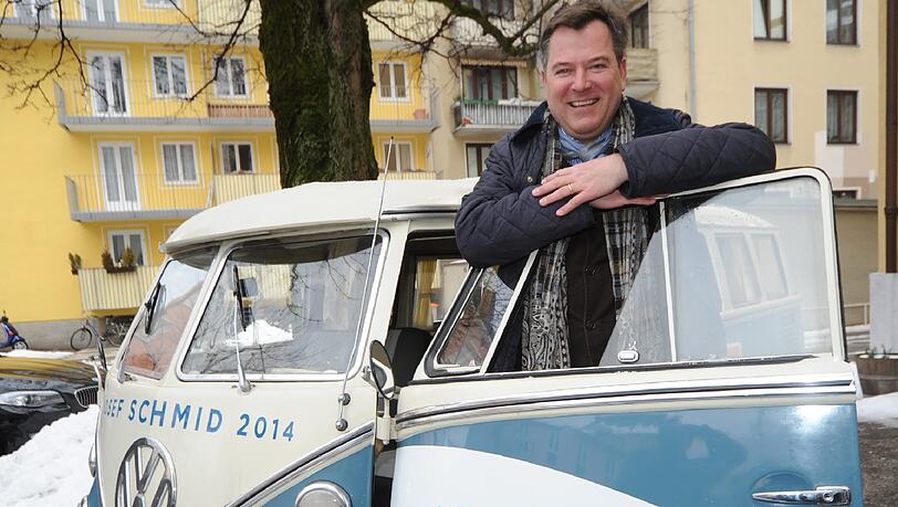 Josef Schmid mit seinem Wahlkampfmobil. Am Donnerstag geht's ins Hasenbergl.