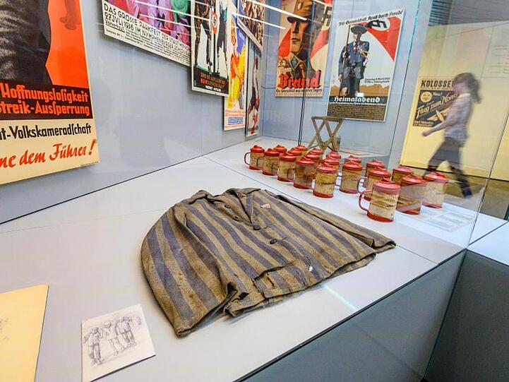 Das Hemd eines Überlebenden des Konzentrationslagers in Dachau.